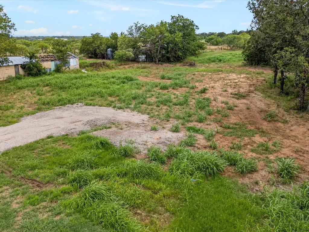 709 County Road 3355 Paradise TX 76023