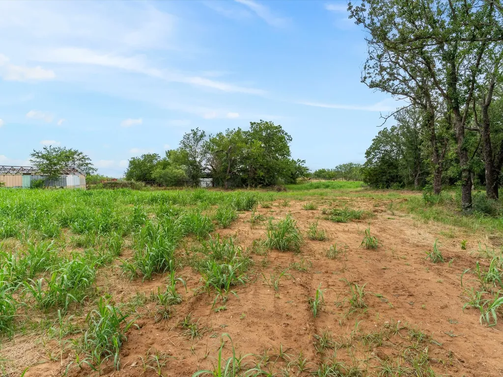 709 County Road 3355 Paradise TX 76023