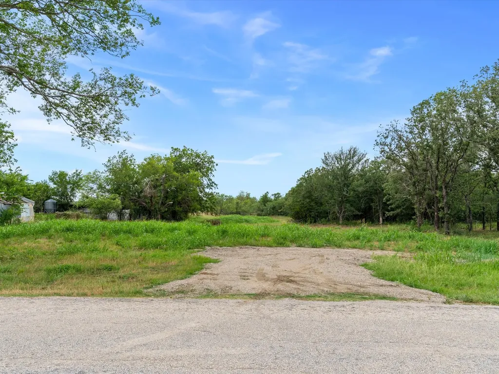 709 County Road 3355 Paradise TX 76023