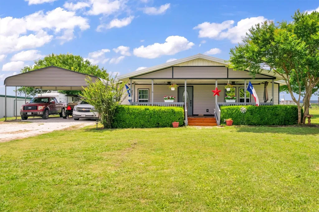 175 Hcr 3138 N Bynum TX 76631