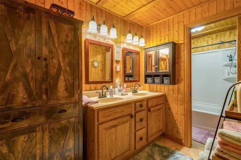 175 Hcr 3138 N Bynum TX 76631