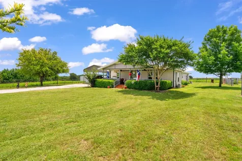 175 Hcr 3138 N Bynum TX 76631