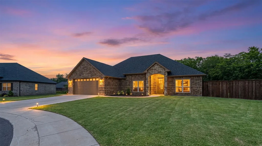 533 Limestone Circle Mabank TX 75147