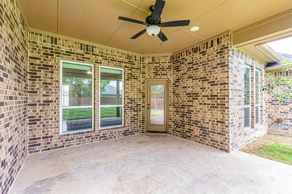 533 Limestone Circle Mabank TX 75147