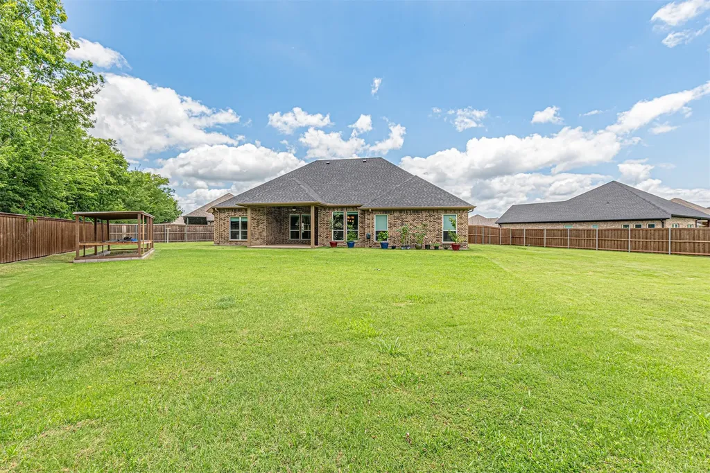 533 Limestone Circle Mabank TX 75147