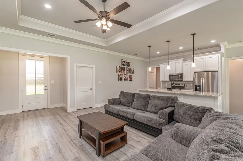 533 Limestone Circle Mabank TX 75147