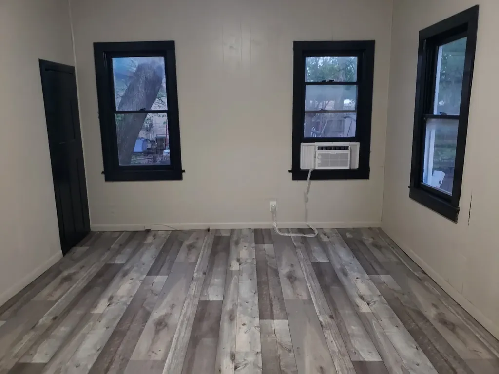 108 W Monterey Street Denison TX 75021