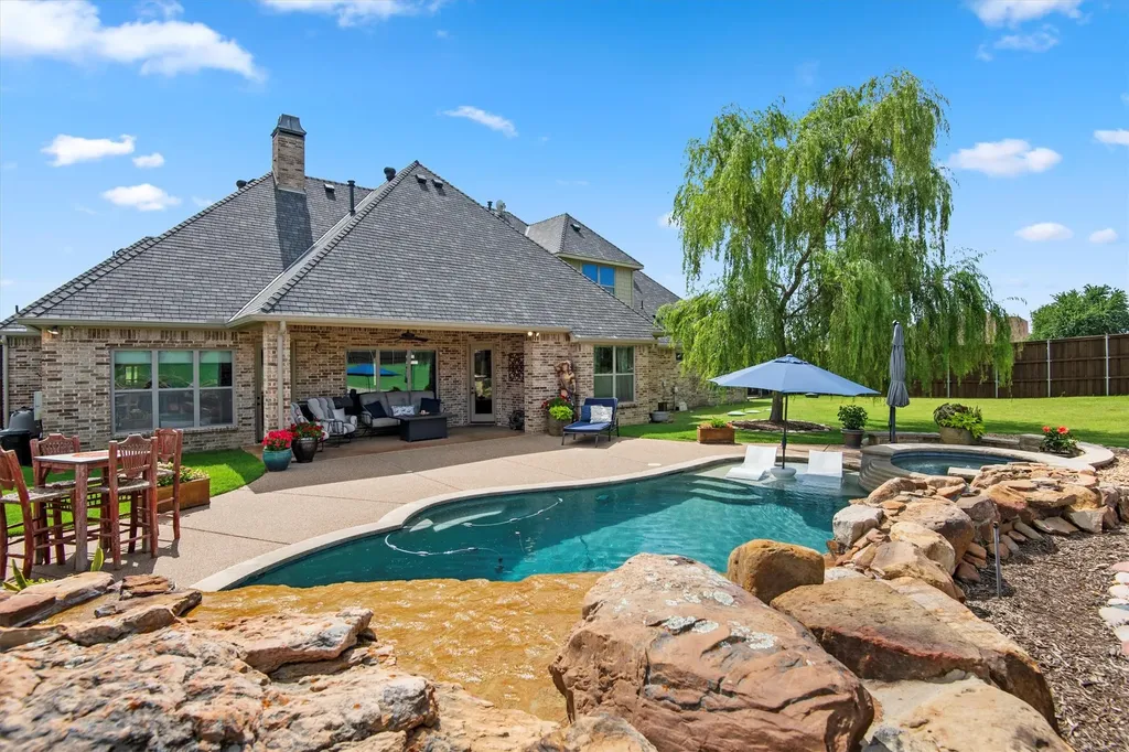 103 Eagle Point Drive Waxahachie TX 75165