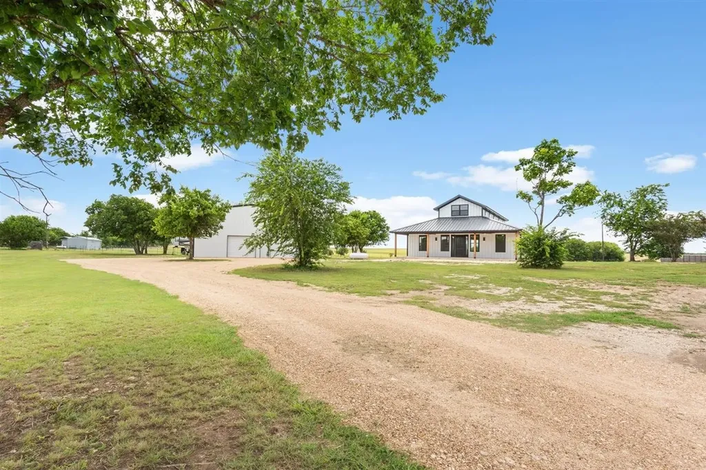1150 County Road 311 Mcgregor TX 76657