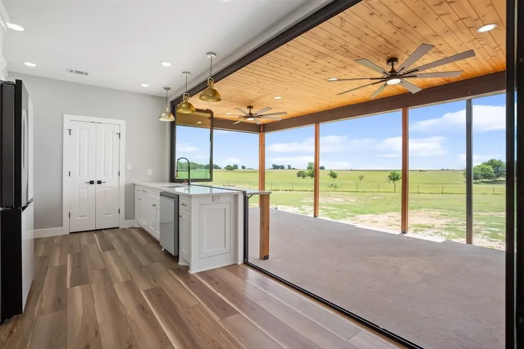1150 County Road 311 Mcgregor TX 76657