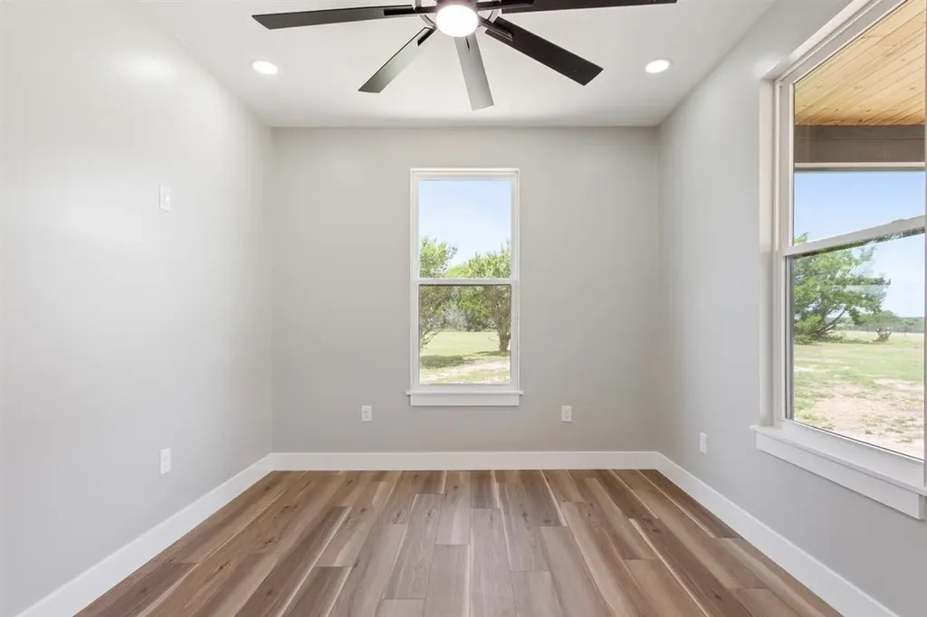 1150 County Road 311 Mcgregor TX 76657