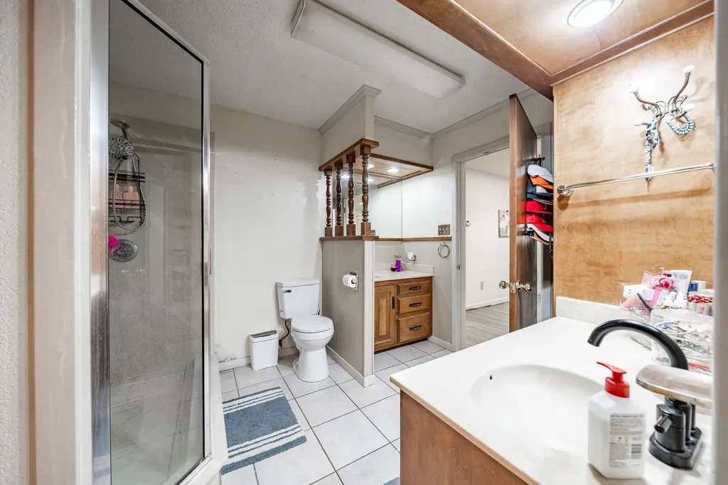 605 N Cleveland Rotan TX 79546