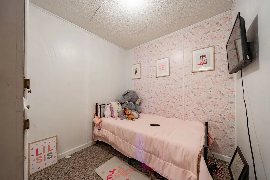 605 N Cleveland Rotan TX 79546