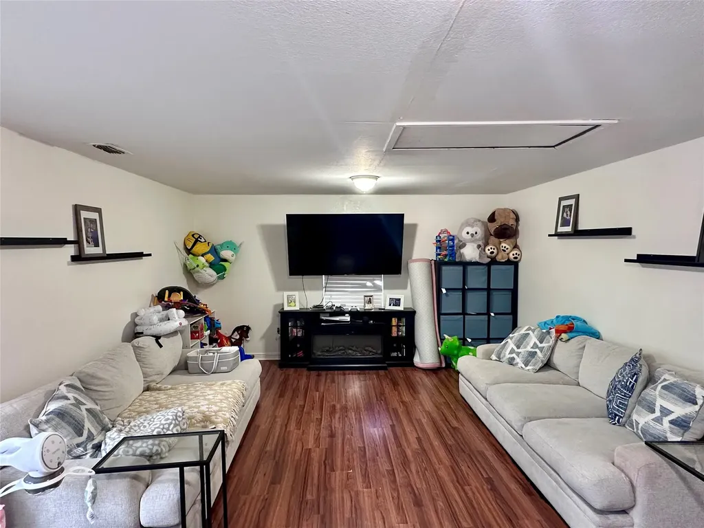 5032 Goodman Avenue Fort Worth TX 76107