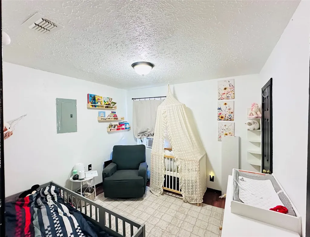 5032 Goodman Avenue Fort Worth TX 76107