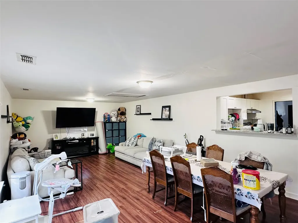 5032 Goodman Avenue Fort Worth TX 76107