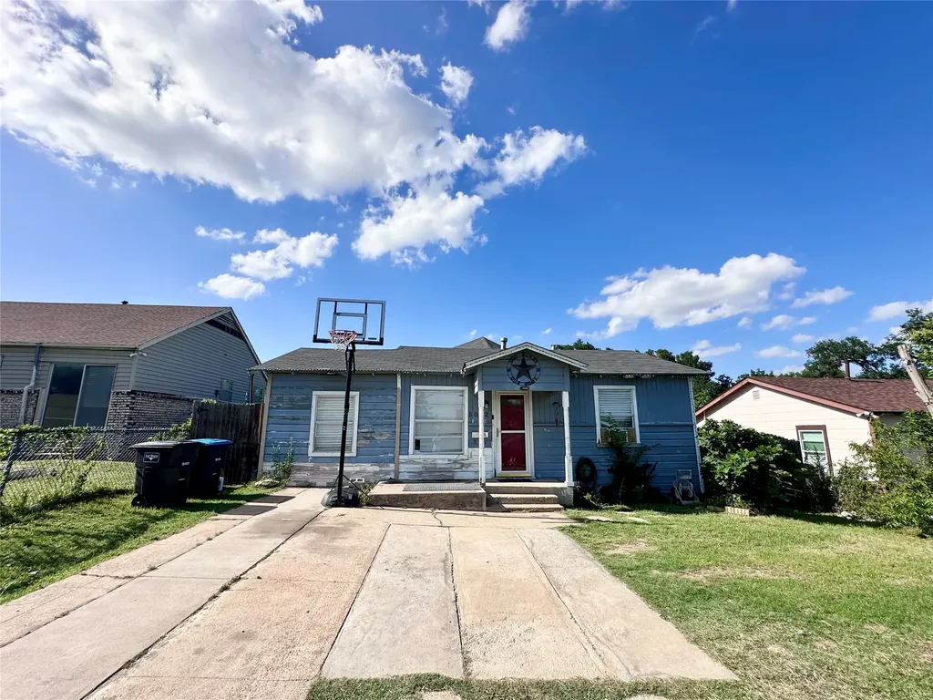 5032 Goodman Avenue Fort Worth TX 76107