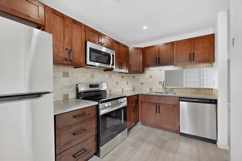 734 W Collins Street Denton TX 76201