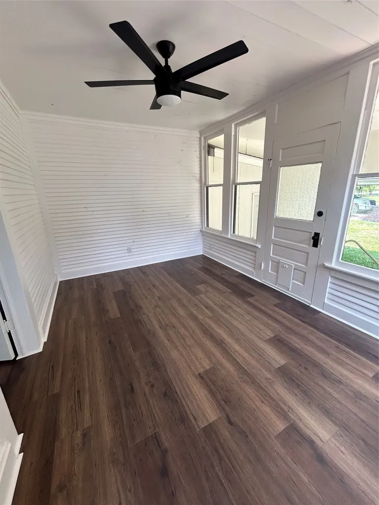 402 E Navasota Street Groesbeck TX 76642
