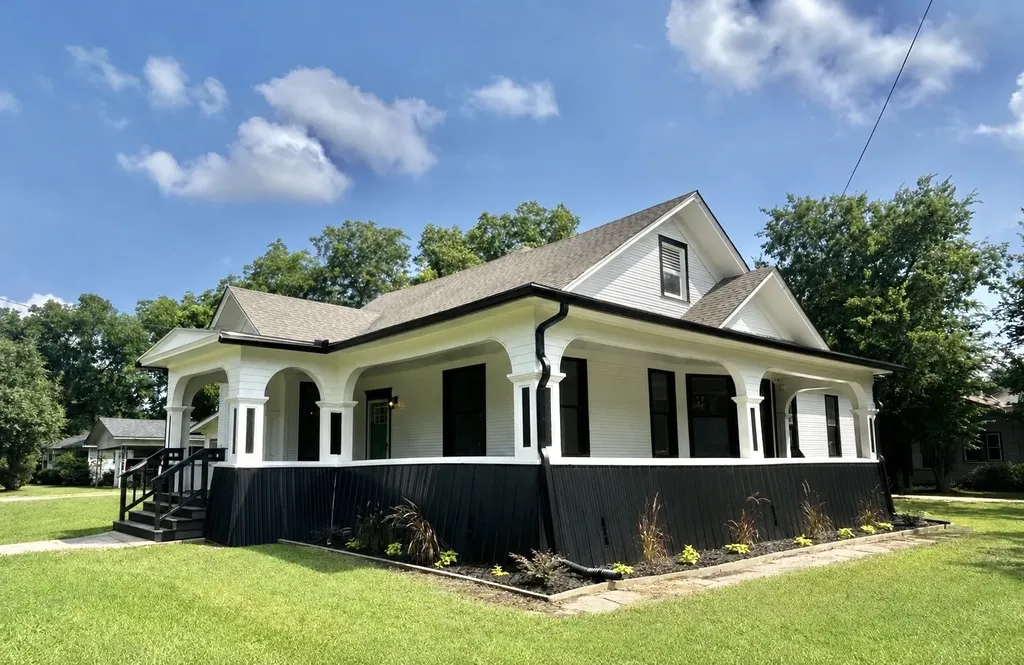 402 E Navasota Street Groesbeck TX 76642
