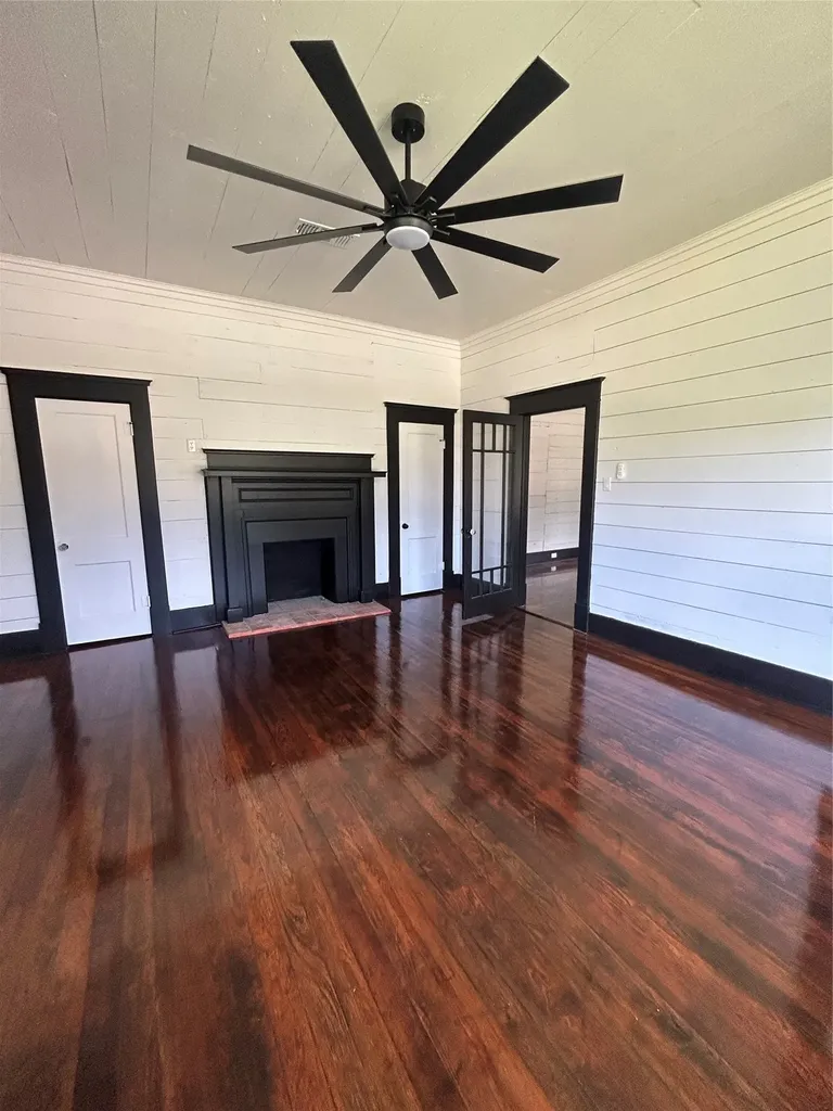 402 E Navasota Street Groesbeck TX 76642