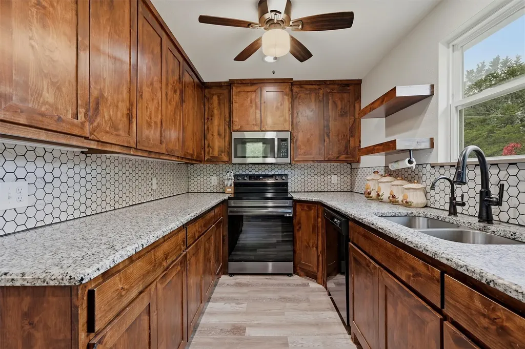 285 Sioux Drive Gordonville TX 76245