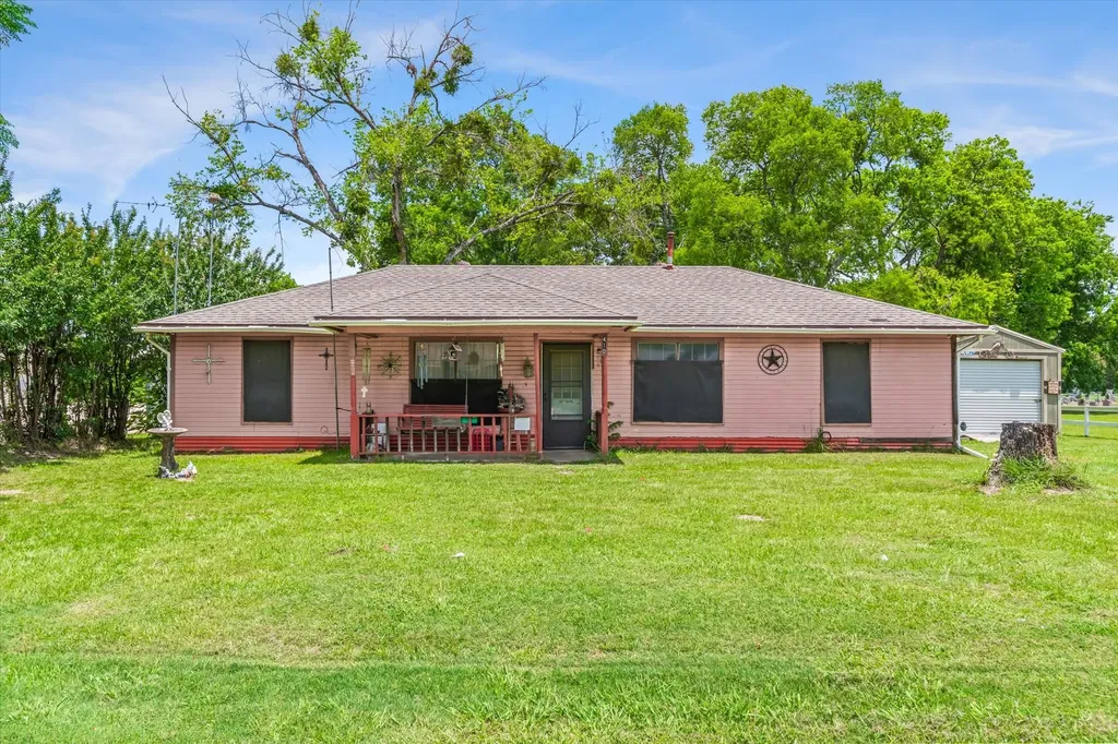 410 W Pine Street Edgewood TX 75117