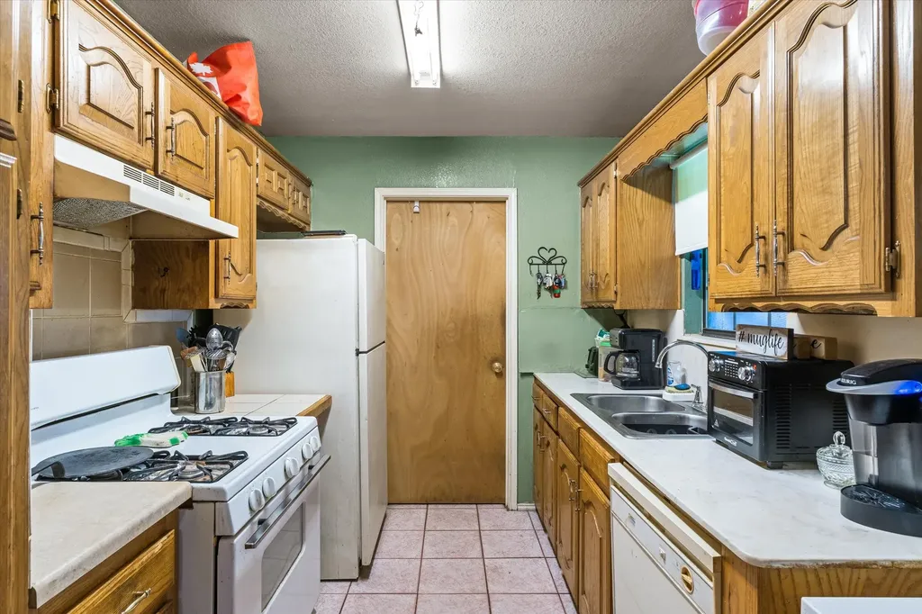 410 W Pine Street Edgewood TX 75117