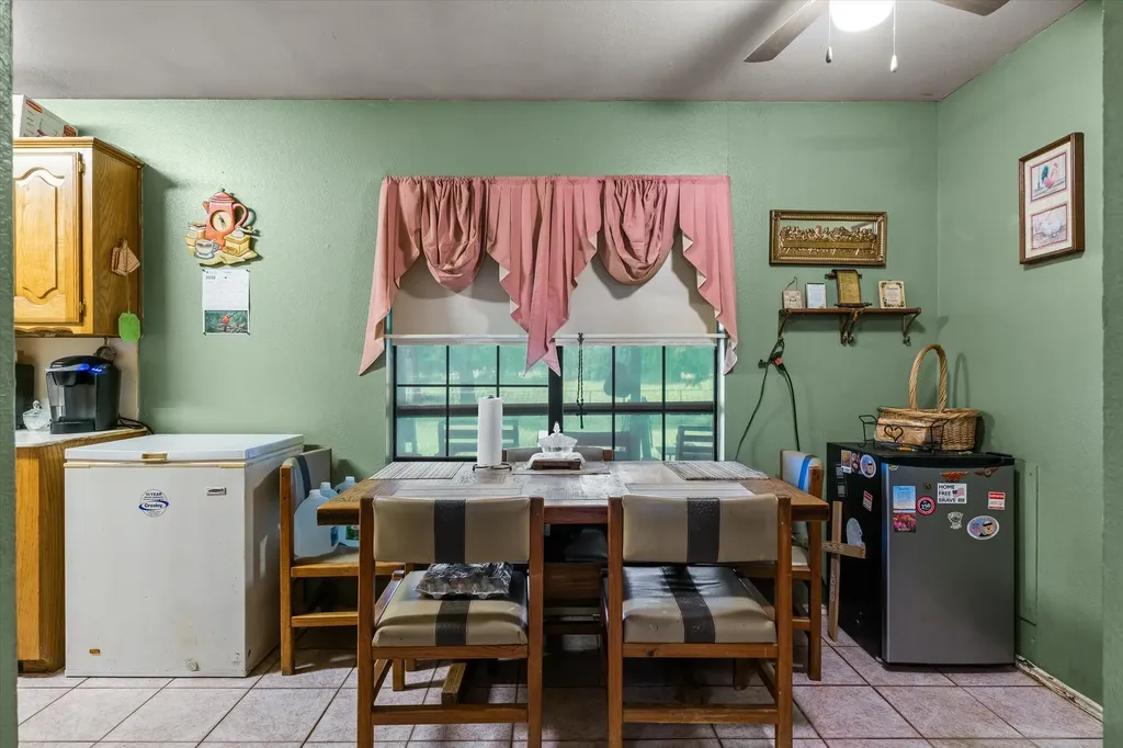 410 W Pine Street Edgewood TX 75117