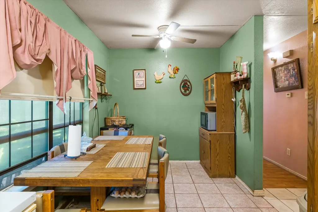 410 W Pine Street Edgewood TX 75117