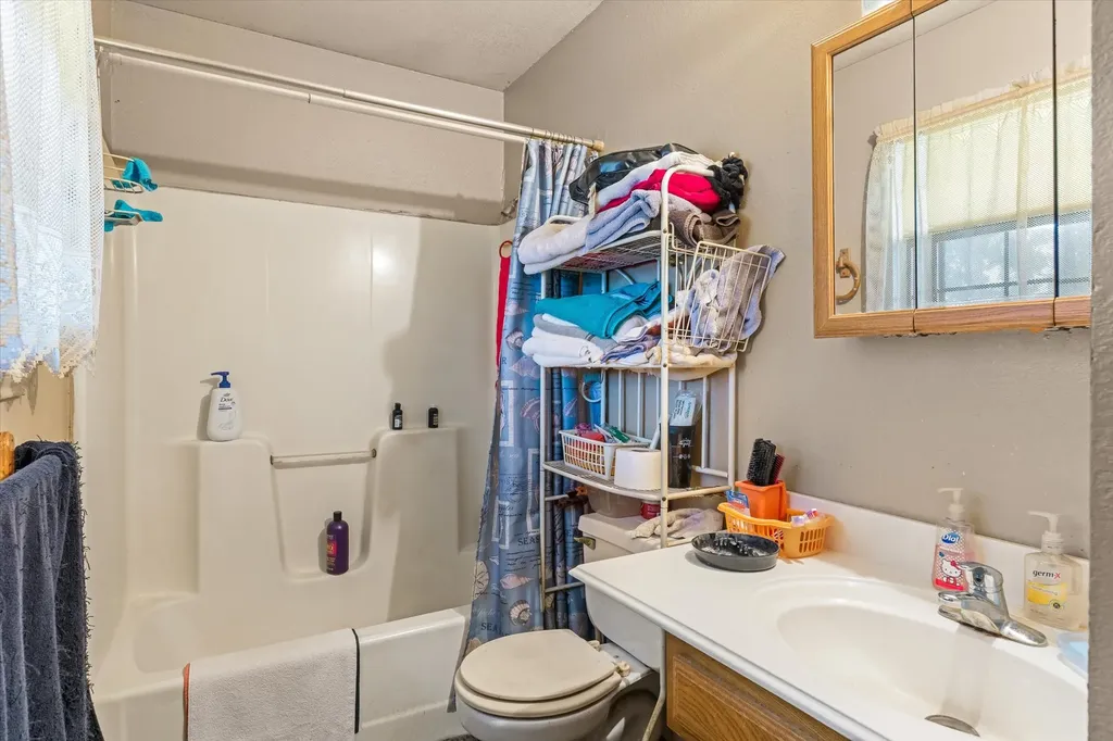 410 W Pine Street Edgewood TX 75117