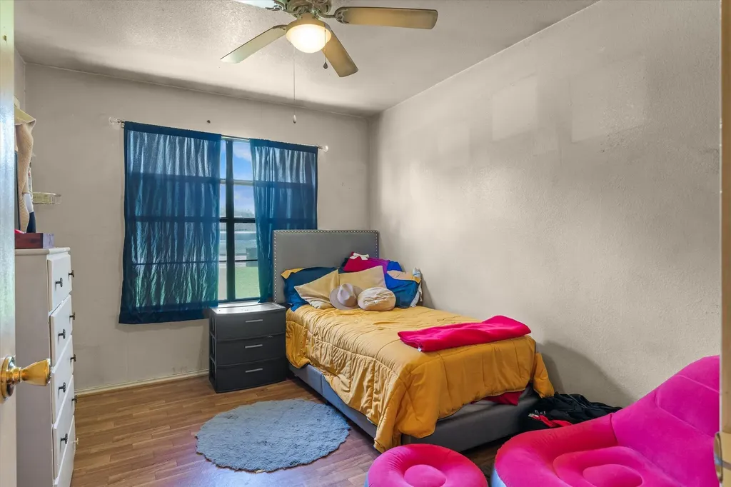410 W Pine Street Edgewood TX 75117
