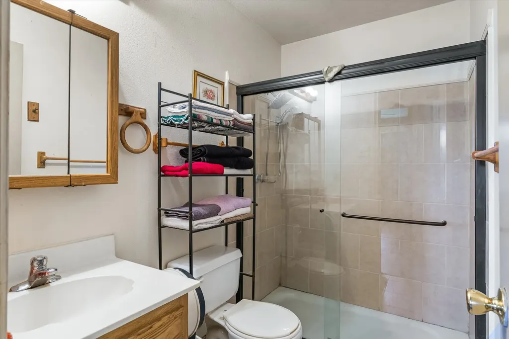 410 W Pine Street Edgewood TX 75117