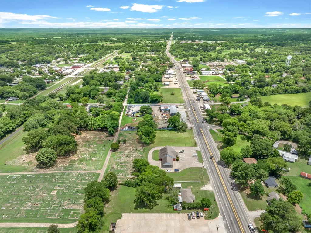 410 W Pine Street Edgewood TX 75117