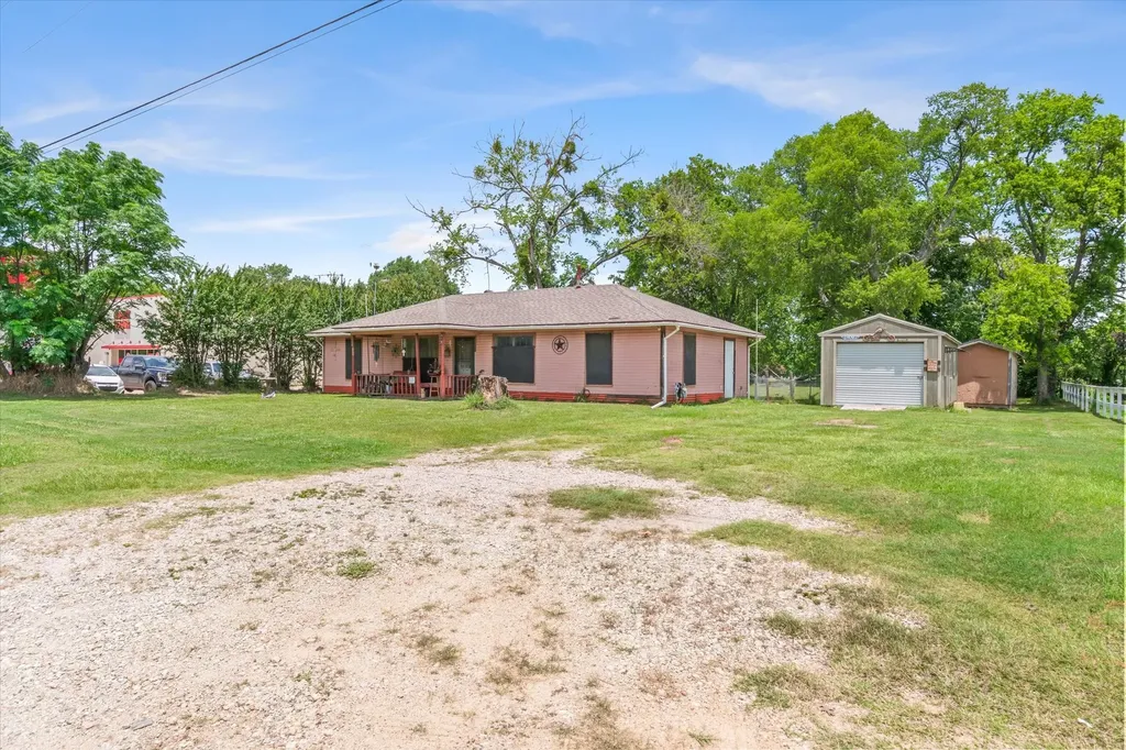 410 W Pine Street Edgewood TX 75117