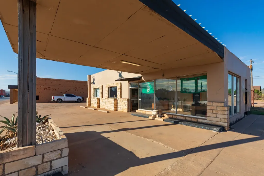 126 S Central Avenue Hamlin TX 79520