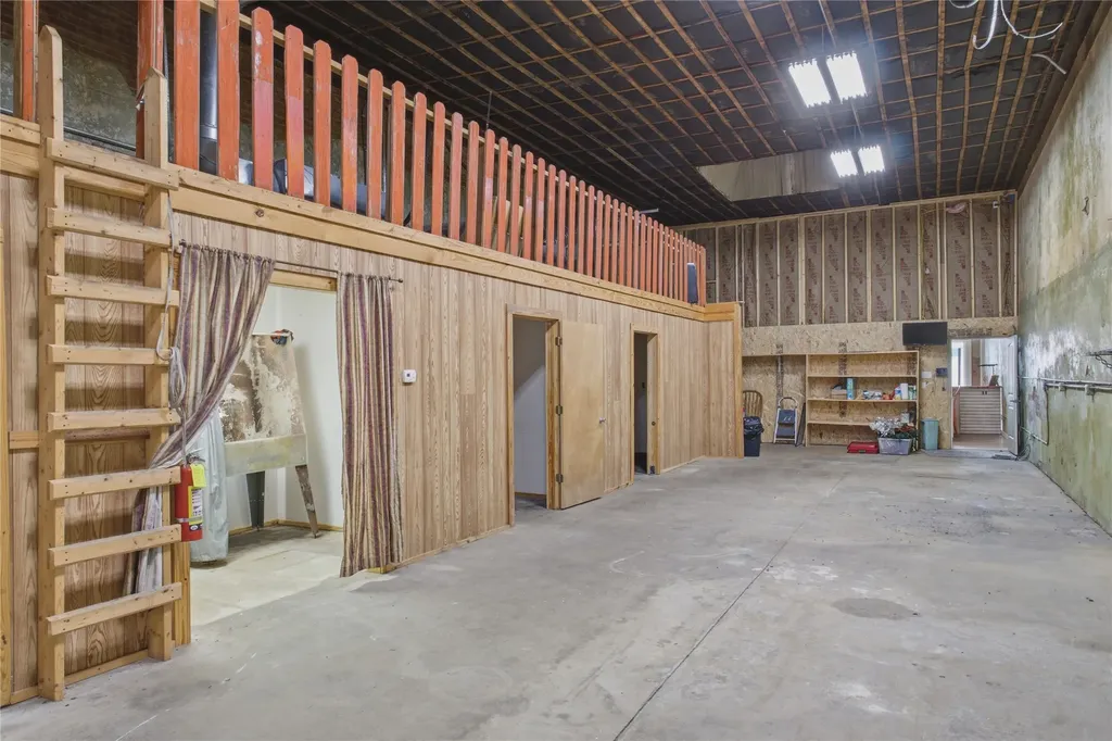 1121 Main Street Commerce TX 75428