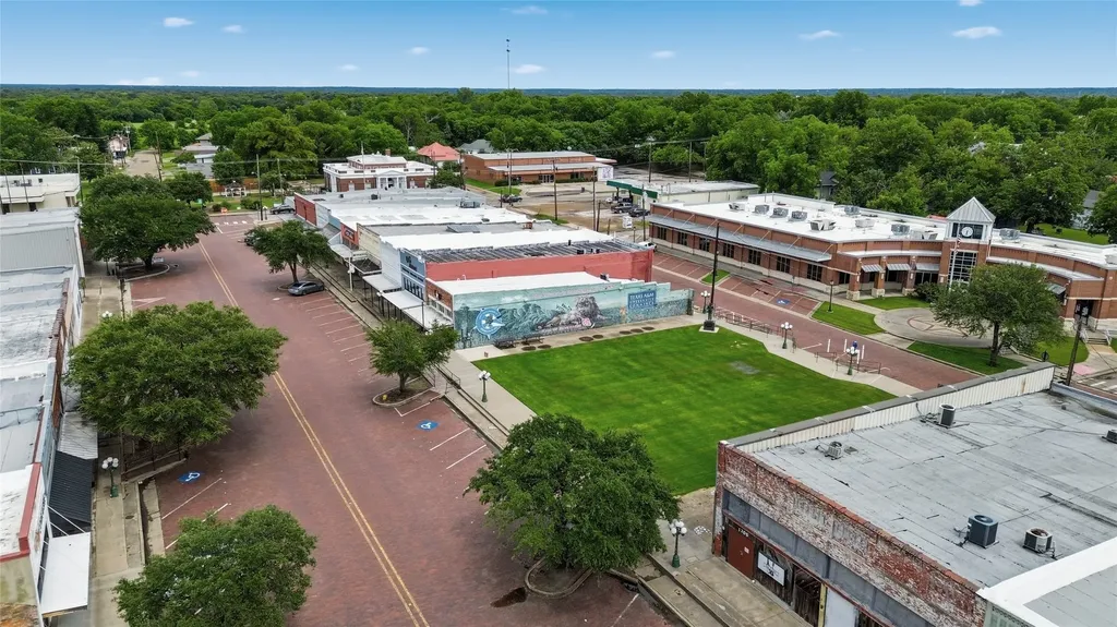 1121 Main Street Commerce TX 75428
