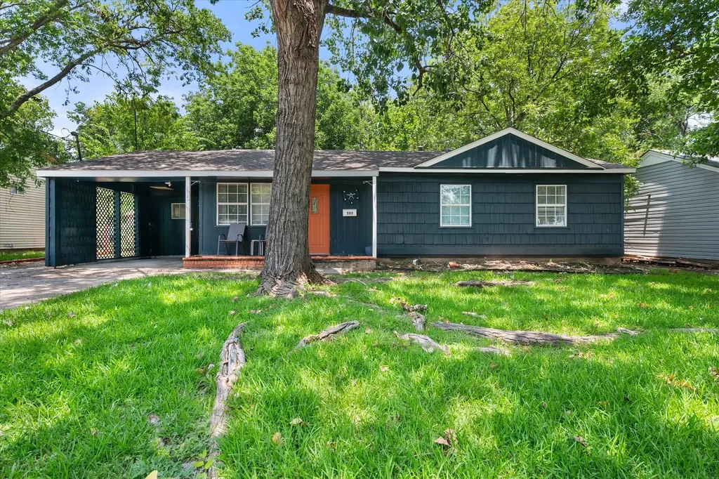 555 W Main Street Lancaster TX 75146