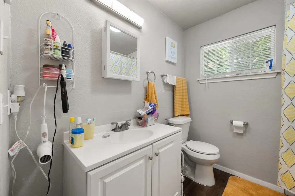 555 W Main Street Lancaster TX 75146