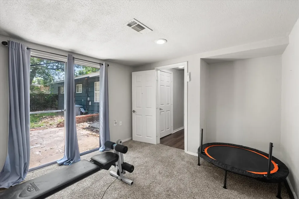 555 W Main Street Lancaster TX 75146