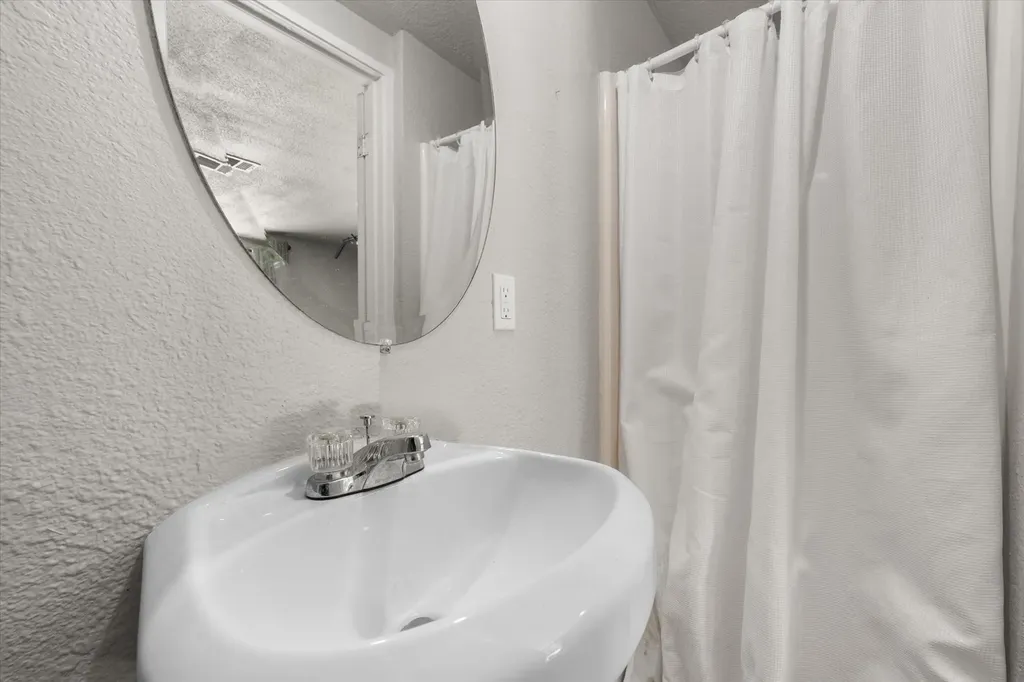555 W Main Street Lancaster TX 75146