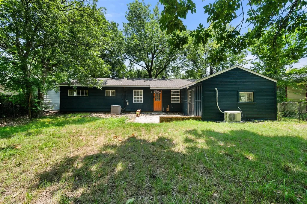 555 W Main Street Lancaster TX 75146