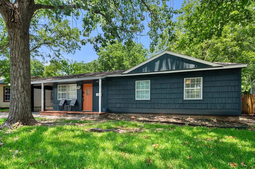 555 W Main Street Lancaster TX 75146
