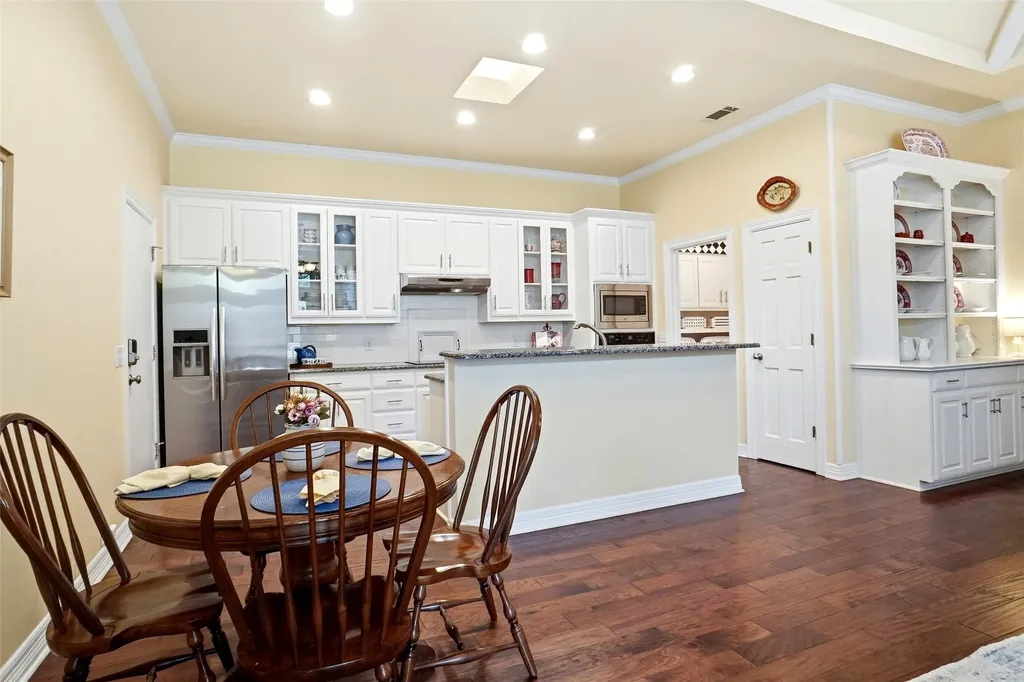 1000 Murl Drive Irving TX 75062