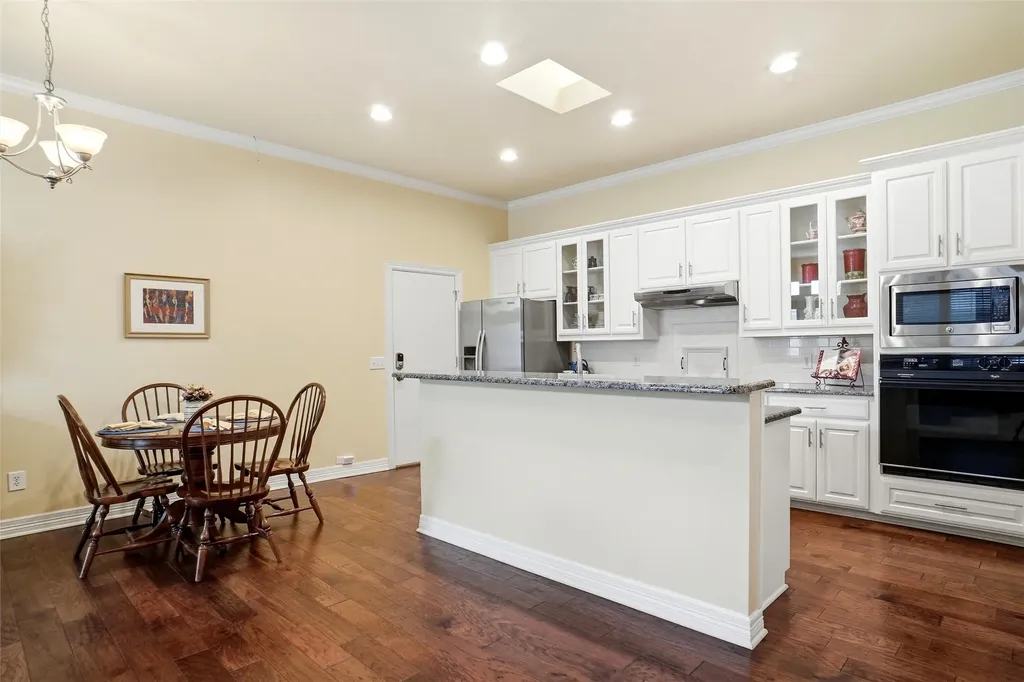 1000 Murl Drive Irving TX 75062