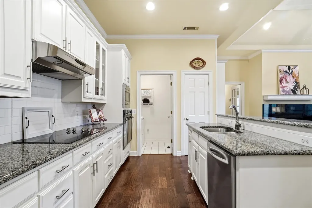 1000 Murl Drive Irving TX 75062