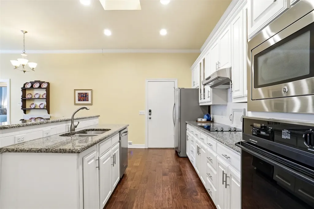 1000 Murl Drive Irving TX 75062