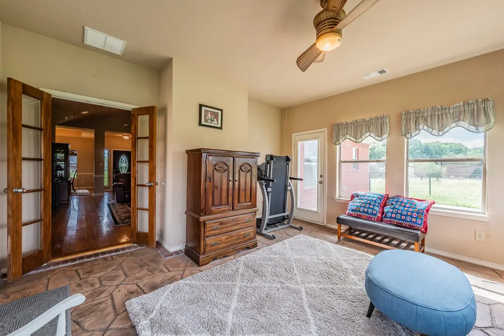 117 Wagon Wheel Circle Leonard TX 75452