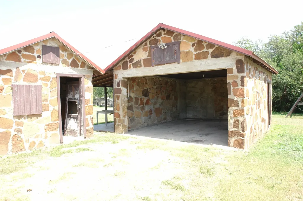 1006 S Bluffton San Saba TX 76877